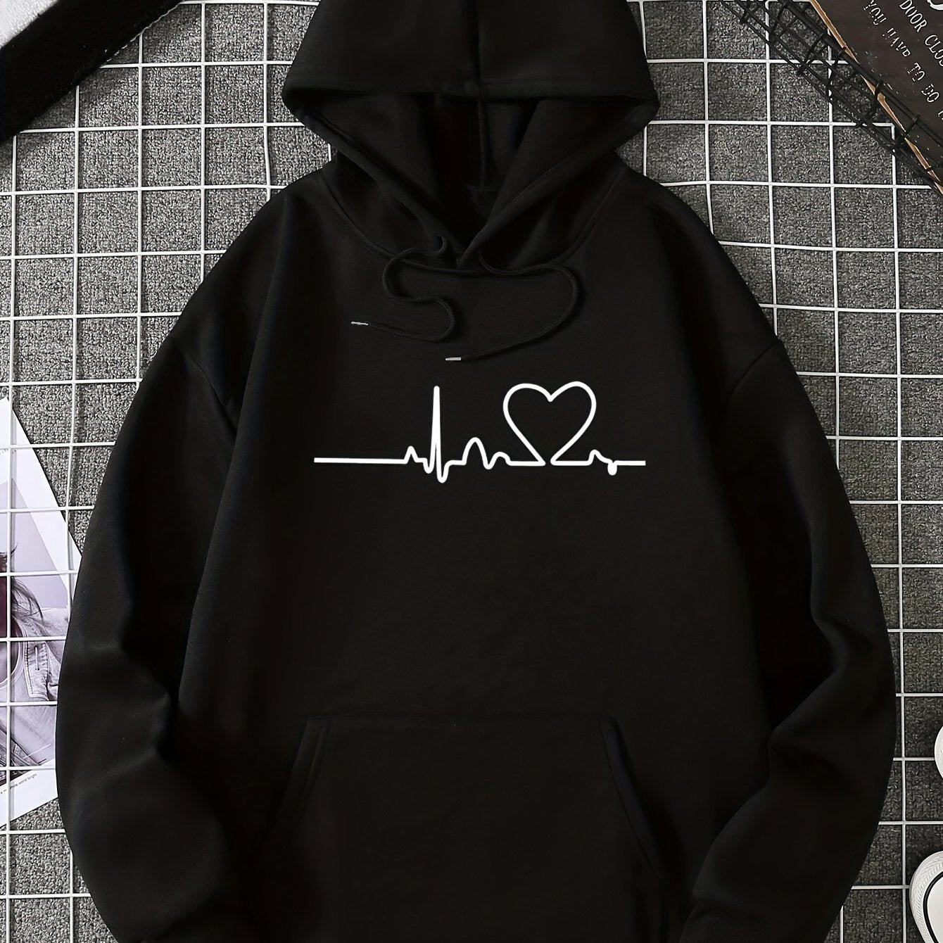 Womens Heart Rate Print Hoodie - Stylish Kangaroo Pocket, Adjustable Drawstring, Comfortable Long Sleeves, Cozy Sweatshirt for Casual Fashion