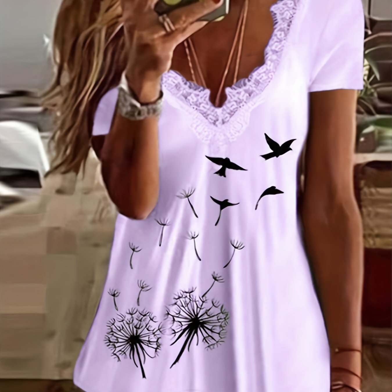 Feminine Contrast Lace Dandelion T-Shirt - Lightweight & Breathable for Spring/Summer - Fashionable Short Sleeve Top for Womens Wardrobe