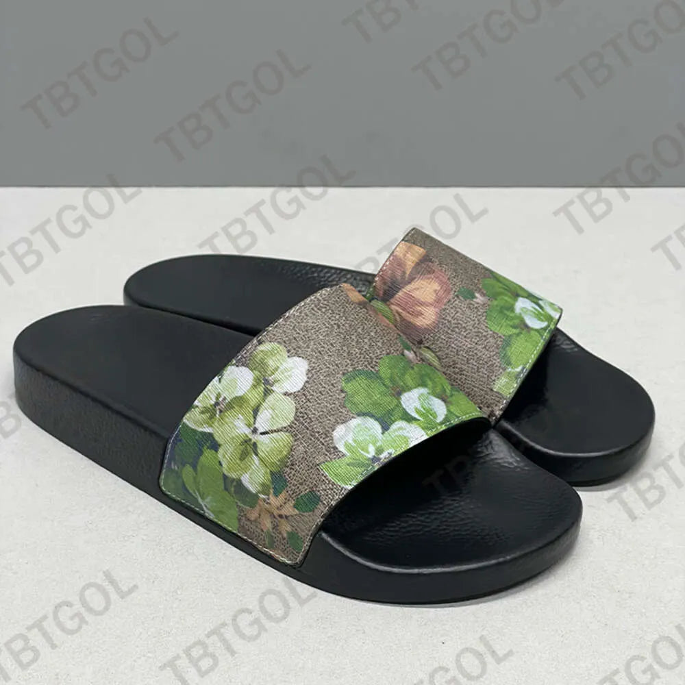 Designer Slides Mens Sandals Rubber Slippers Beach Shoes Classic Floral Brocade Slides Flats Leather Rubber Heatshoes Platform Flip Flops Gear Bottoms With Box 311