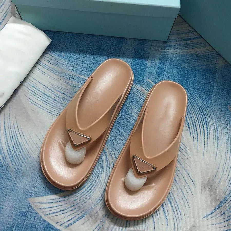 Designer Sandals Women Slippers Flat Slides Flip Flop Padded On Gold Buckle Summer Genuine Leather Indoor Outdoor Beachwear Pool Sandals Slides 0001