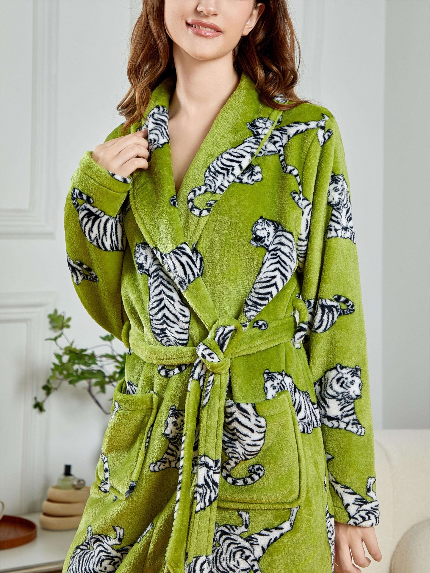 Elegant Tiger Pattern Fleece Thickened Night Robe For Fall & Winter, Long Sleeve Lapel Collar Robe With Pockets, Women's Sleepwear & Dresses