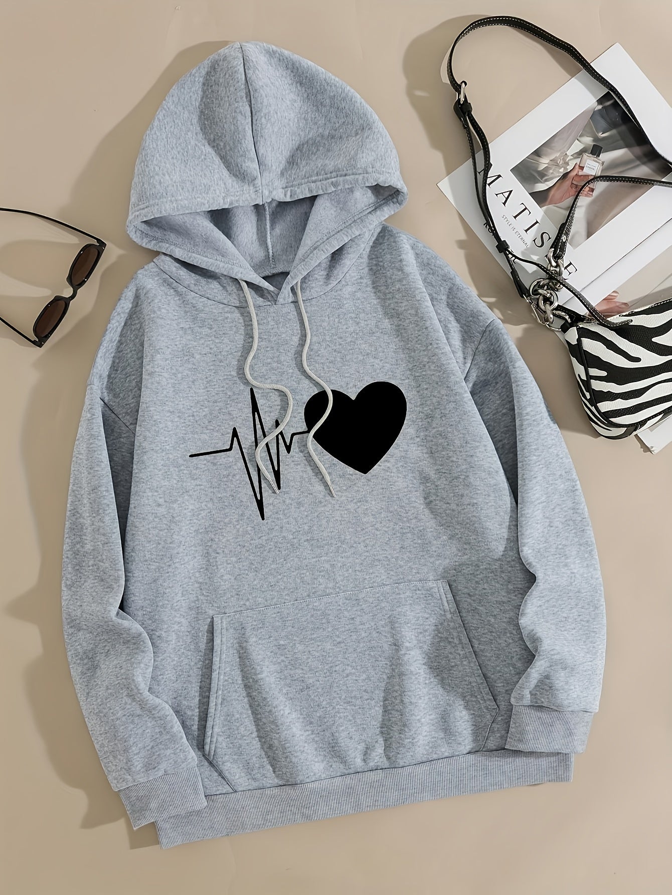 Casual Chic Heart Print Knit Hoodie - Women's Comfy Alphabet Pattern Top for Fall/Winter, Easy-Care & Stretchy