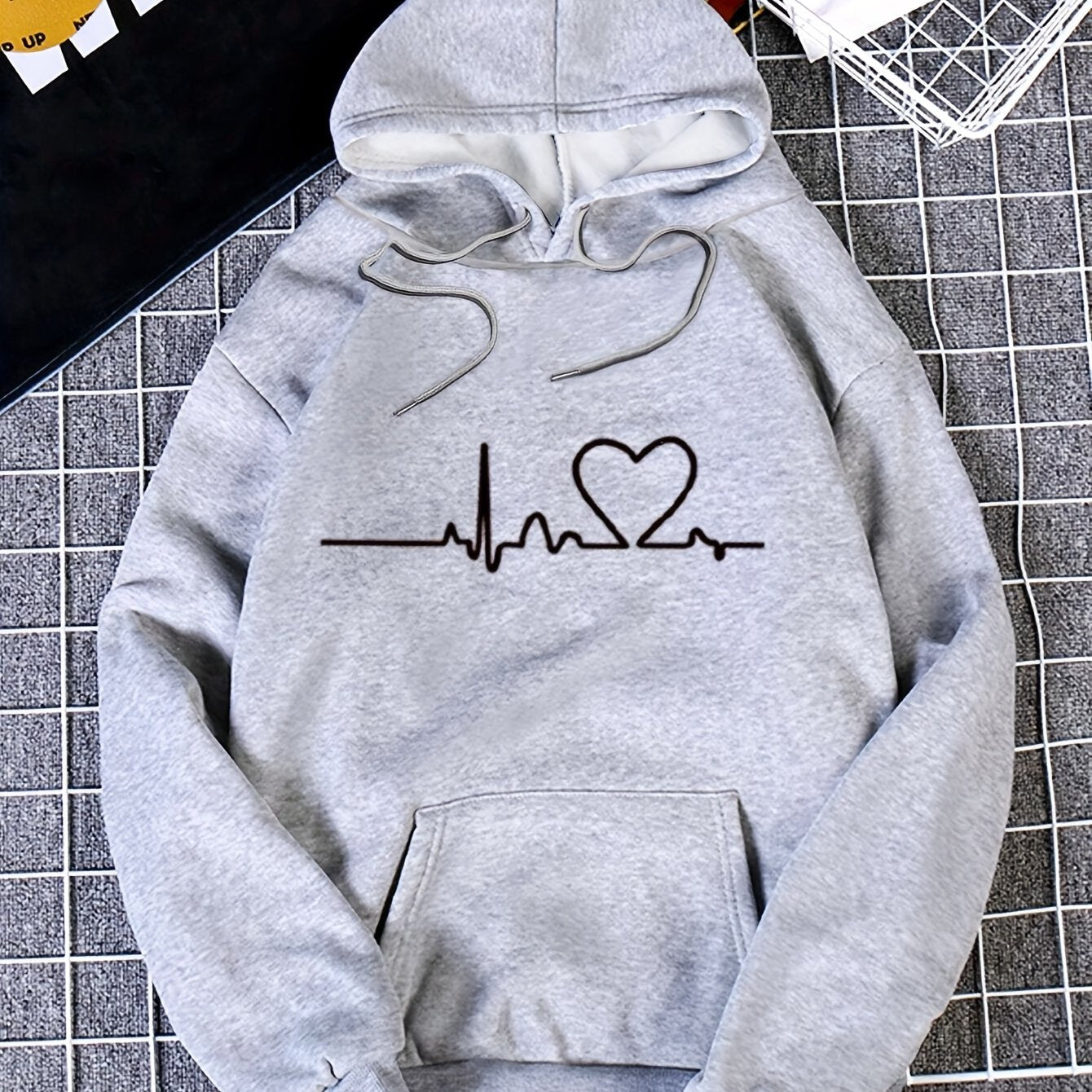 Womens Heart Rate Print Hoodie - Stylish Kangaroo Pocket, Adjustable Drawstring, Comfortable Long Sleeves, Cozy Sweatshirt for Casual Fashion