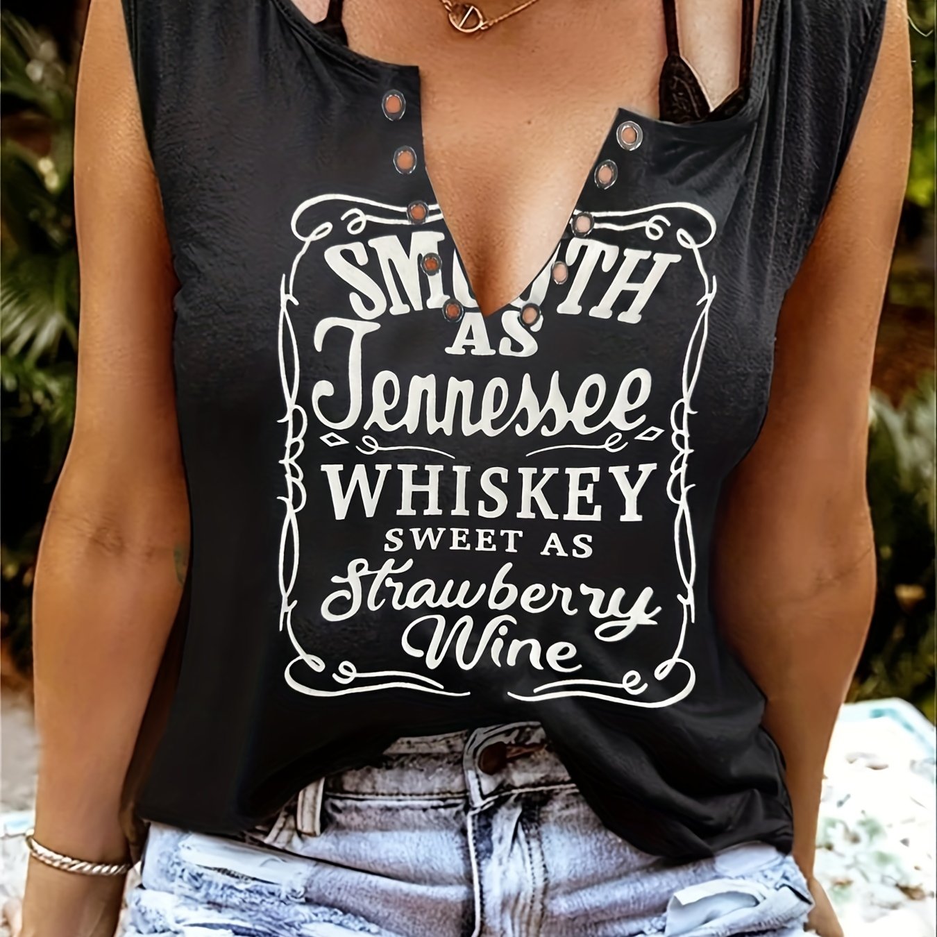 Women's Whiskey Letter Print Sleeveless T-Shirt for Casual Everyday Wear in Spring and Summer