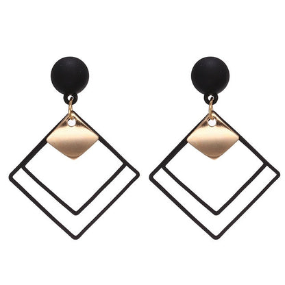 sengpan Korean Statement Black Acrylic Drop Earrings for Women Fashion Jewelry Vintage Geometric Gold Asymmetric Earring