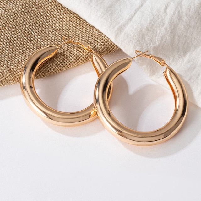 sengpan New Bohemian Gold Color Earrings Fashion Gold Big Hoop Twisted Earrings For Women Punk Hoop Earrings Jewelry Trend