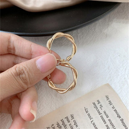 sengpan Retro Minimalist Square Earrings Irregular Stud Earrings New Exaggerated Cold Wind Fashion Earring for Women Opening Accessories