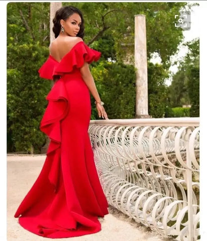 Red Mermaid Long Bridesmaids Dresses Off the Shoulder Ruffles Backless Maid of Honor Floor Length Satin Wedding Party Dress Plus Size