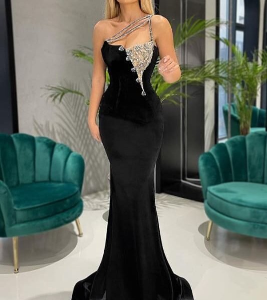 627. Black One-Shoulder Mermaid Long Prom Dress with Rhinestones
