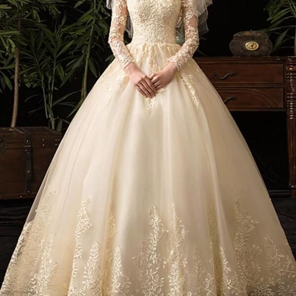 A-Line Wedding Dresses Scoop Neck Floor Length Lace Long Sleeve Glamorous See-Through Illusion Sleeve