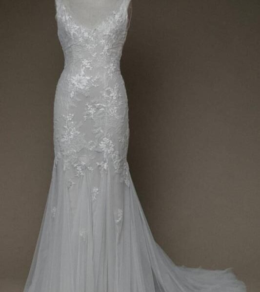 Amazing V-neck Appliques Mermaid Wedding Dress