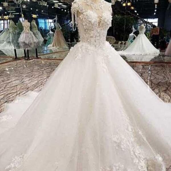Awesome Appliques Tulle Ball Gown Wedding Dresses