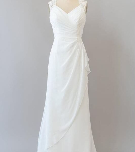 Awesome Ruffle Lace Chiffon Sheath Wedding Dress