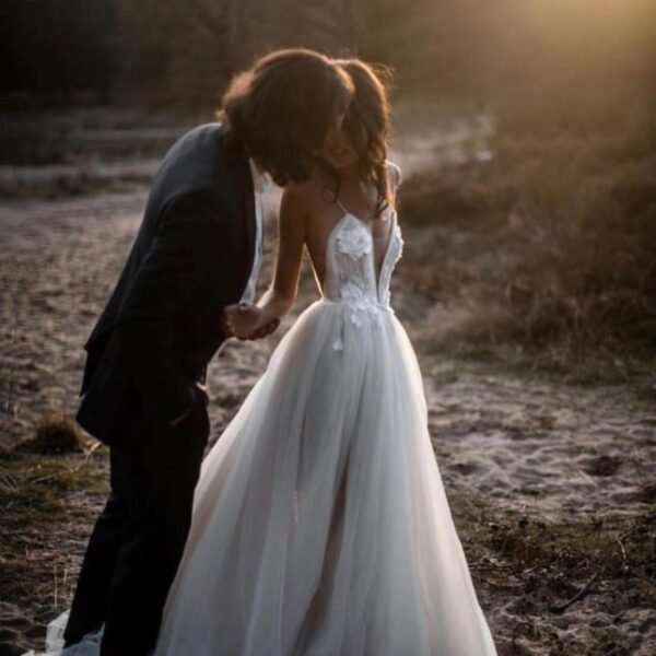 Beach Bohemian Wedding Dresses Spaghetti Backless Lace Tulle Wedding Dresses