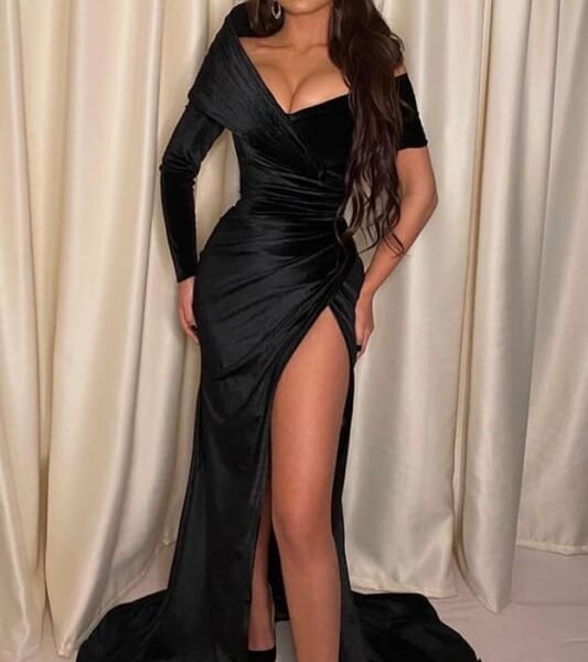 Black Off-The-Shoulder Long Sleeve Mermaid Prom Dress with Split