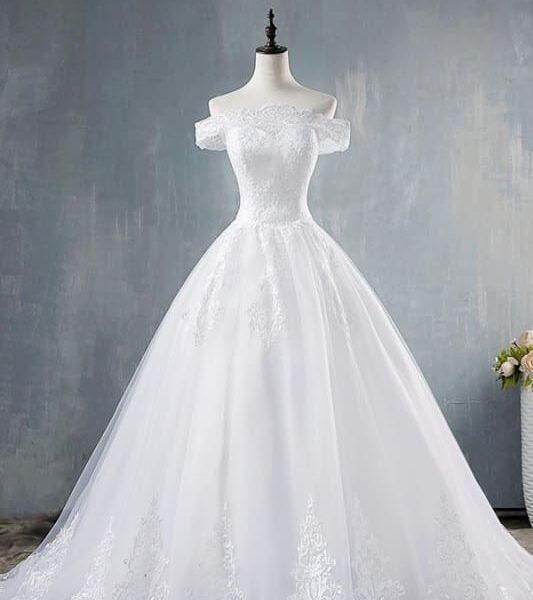 Elegant Appliques Lace Tulle A-line Wedding Dress