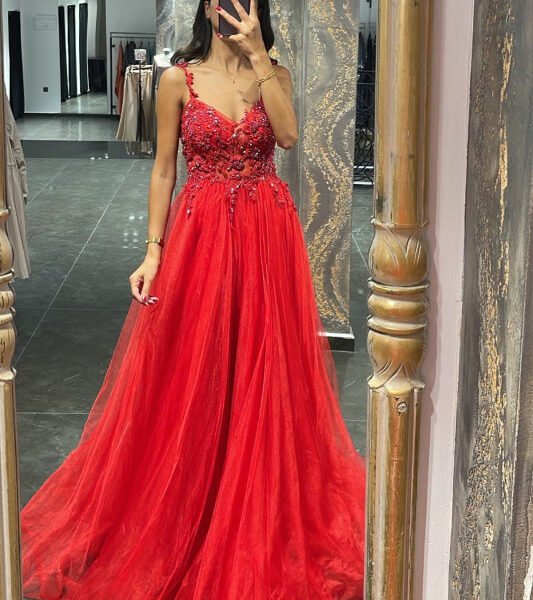 Elegant Spaghetti-Strap Mermaid Prom Dress with Appliques and Beadings