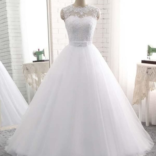 Elegant V-Neck Ball Gown Tulle Wedding Dresses