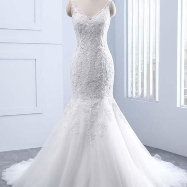 Elegant V-neck Lace Mermaid Wedding Dresses
