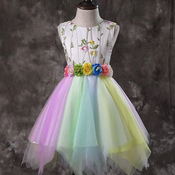 Flower Girl Dresses Tulle Sleeveless Knee Length Iridescent Flora Sash Princess Silhouette Embroidered Kids Social Party Dresses