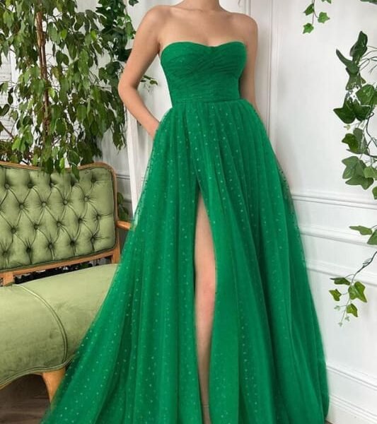 Glamorous Green Sleeveless Sweetheart Tulle Prom Dress with Split