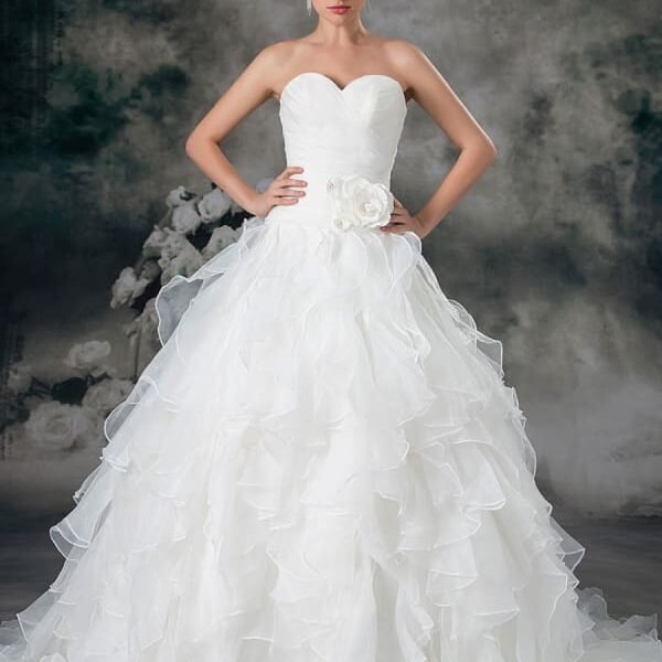 Glamorous Ivory Ruched Sweetheart Neck A-Line Organza Wedding Dress
