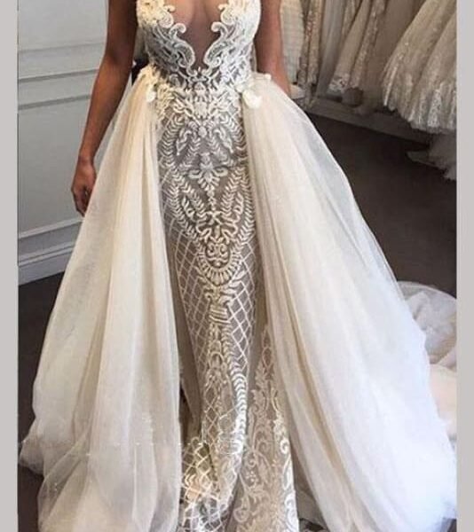 Gorgeous Illusion Tulle Detachable-Train Sleeveless Lace Applique Wedding Dress