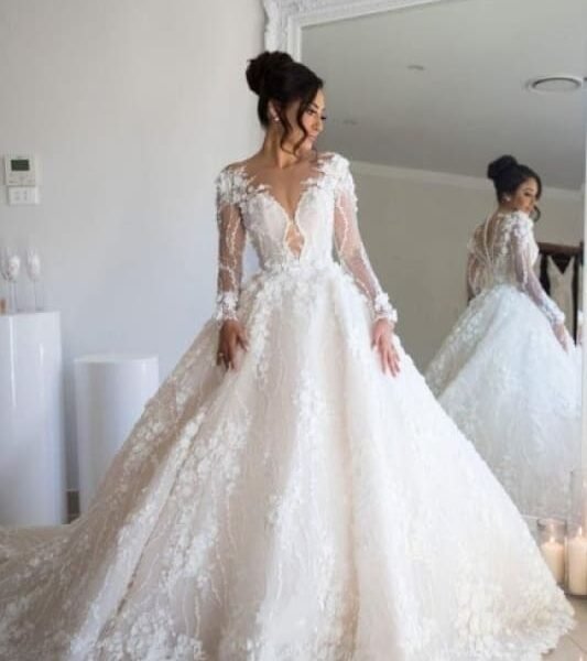 Long Sleeves Floral Lace Bridal Gown V-Neck Wedding Dress
