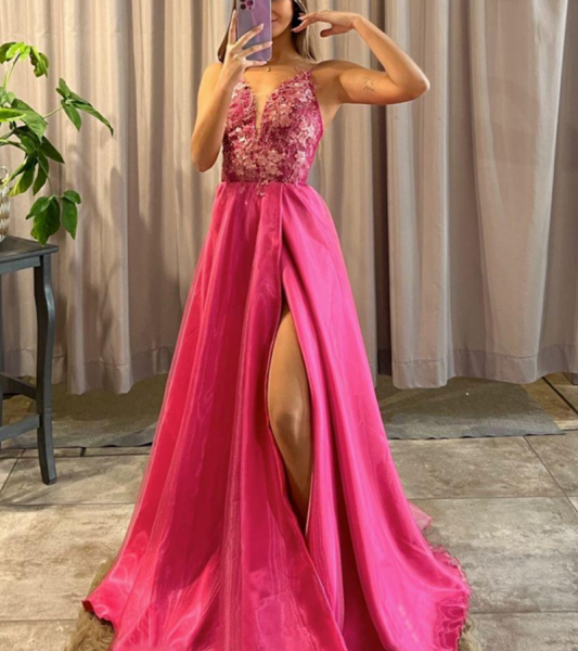 Pink V-Neck A-Line Long Prom Dress with Slit and Lace Appliqu¨¦s