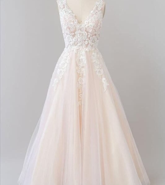 V-neck Appliques Tulle Floor length Wedding Dress
