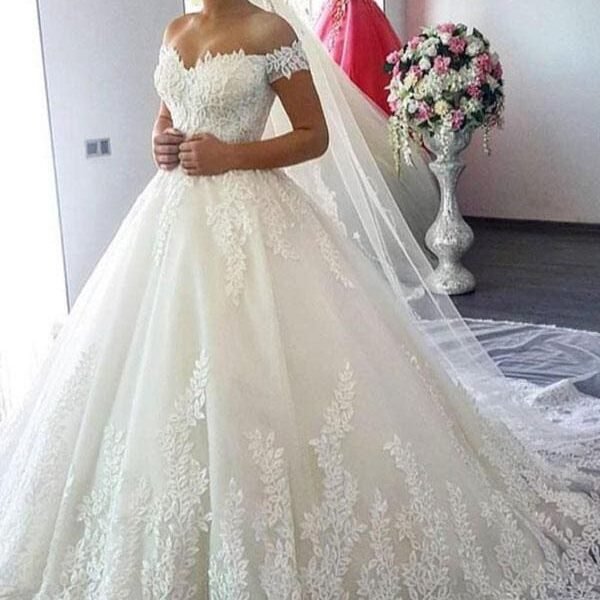 Off The Shoulder Ball Gown Wedding Dress Short Sleeve With Train