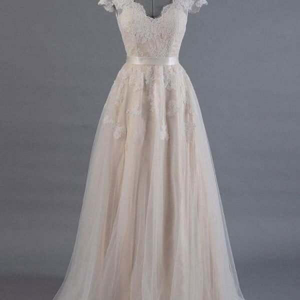 V Neck Short Sleeves Wedding Dress Lace Applique Floor Length Tulle Bridal Gowns