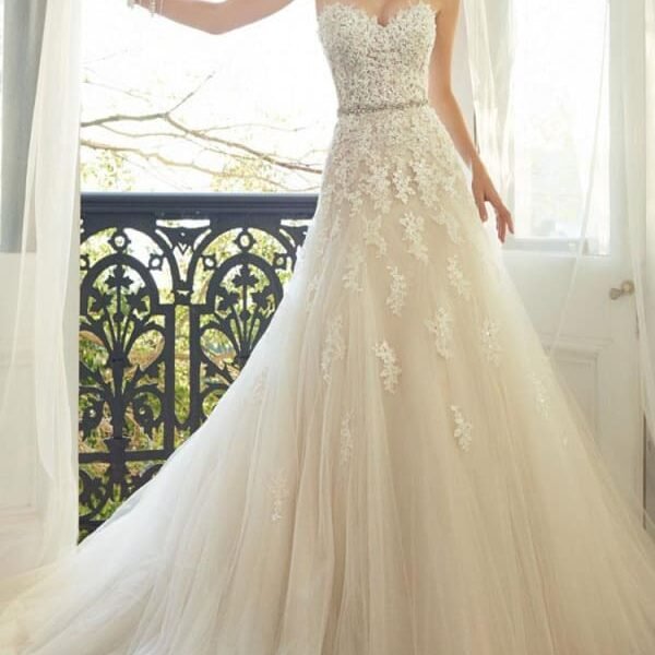 Tulle A Line Sweetheat Sleeveless Floor Length Lace Appliqued Bridal Gowns With Train