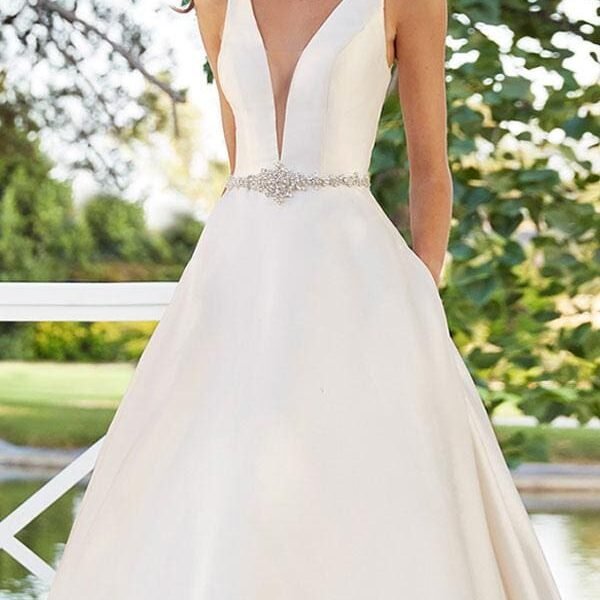 Sleeveless Beaded A Line Wedding Dresses V Neck Backless Satin Bridal Gowns