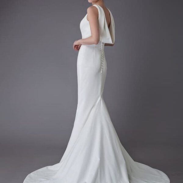 Wedding Dresses Ivory Sheath Simple Bridal Dress Cowl Back Beach Wedding Gowns With Train