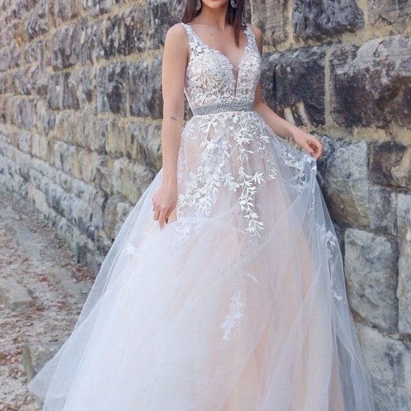Tulle Applique V-Neck A-Line/Princess Wedding Dress Sleeveless