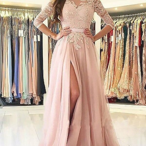 A-Line/Princess Bateau 3/4 Sleeves Sweep/Brush Train Applique Tulle Dresses