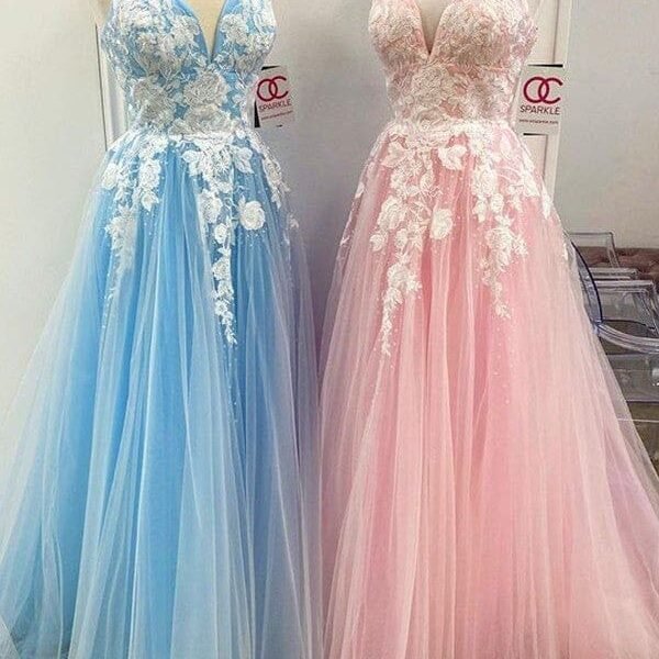 A-Line/Princess Floor-Length V-neck Applique Sleeveless Tulle Dresses