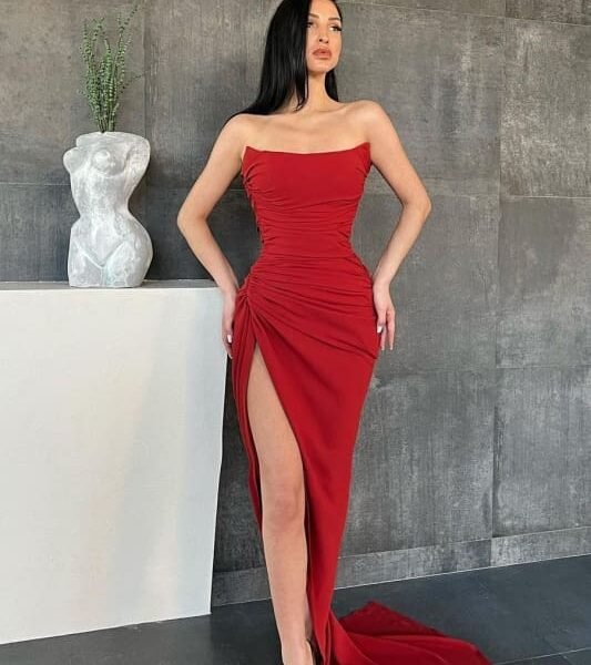 Unique Sweetheart Mermaid Red Prom Dresses with High Split Sleeveless Party Dress