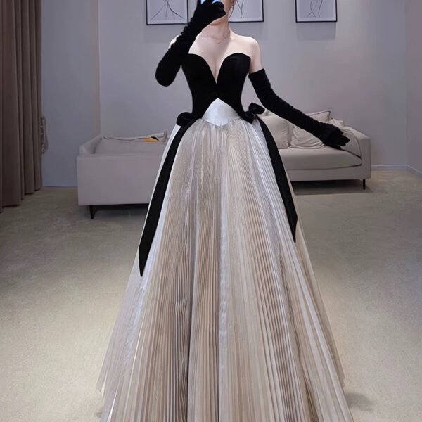 Pretty Ball Gown Strapless Tulle Layers Long Champagne Ruffles Prom Dresses Sweet 16 Dresses With Gloves C3220